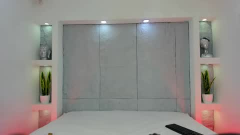 Snapshot of miamistrex chatting on November 25, 2025, 4:23 am Mia Mistrex online show from November 25, 2025, 4:23 am