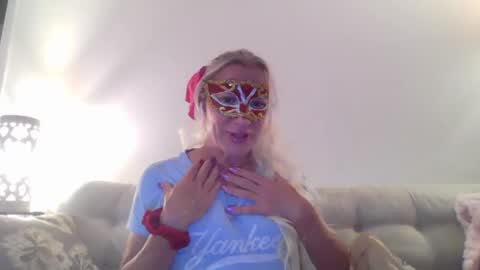 miamitransgirl305 online show from April 4, 2026, 4:11 am