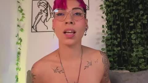 Mia Morgann online show from December 18, 2025, 3:18 pm