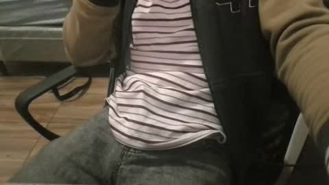 Snapshot of miamorr_ chatting on December 18, 2025, 6:41 am miamorr_ online show from December 18, 2025, 6:41 am