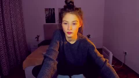 Mia online show from December 26, 2024, 7:27 pm