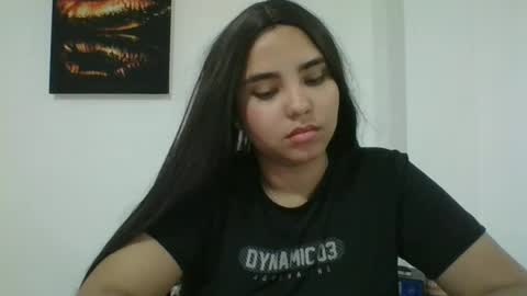 Mia Peyton   online show from December 3, 2024, 10:51 pm