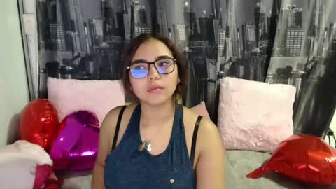 Mia Peyton   online show from February 14, 2025, 2:18 am