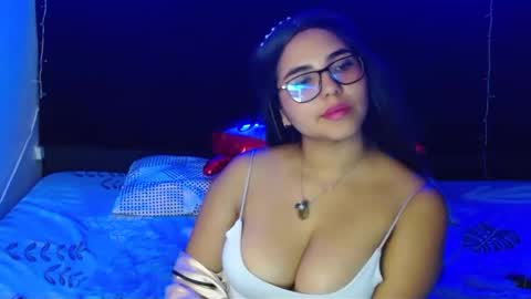 Mia Peyton   online show from February 25, 2025, 4:00 pm