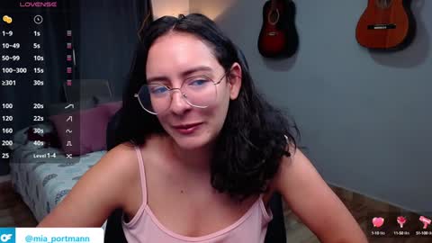 MIAPORTMANN online show from December 3, 2024, 12:06 pm