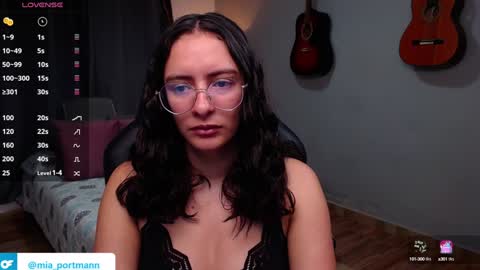 MIAPORTMANN online show from December 31, 2024, 2:14 pm