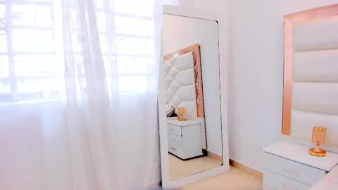 Snapshot of miaqueen021 chatting on February 11, 2025, 3:51 pm Sweetie Mia online show from February 11, 2025, 3:51 pm