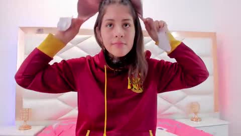 Snapshot of miaqueen021 chatting on February 24, 2025, 3:53 pm Sweetie Mia online show from February 24, 2025, 3:53 pm