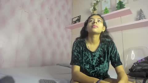 Snapshot of miarivers_ chatting on December 2, 2025, 12:32 pm MIA online show from December 2, 2025, 12:32 pm