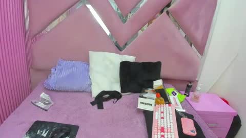 Snapshot of miarose_69 chatting on June 18, 2026, 12:00 am Miarose 69 online show from June 18, 2026, 12:00 am
