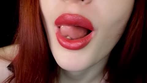 Snapshot of miarouge_me chatting on February 4, 2026, 4:51 am Mia online show from February 4, 2026, 4:51 am