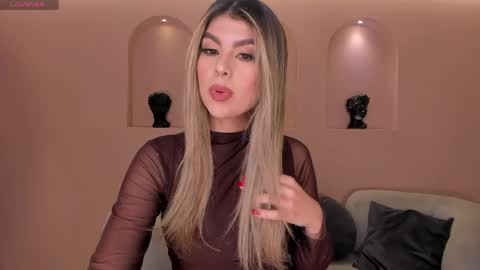 Snapshot of miasilvax chatting on May 20, 2026, 11:16 am Mia Silva online show from May 20, 2026, 11:16 am