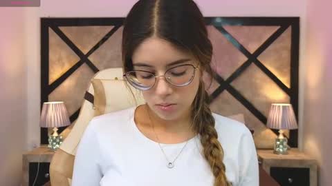 Snapshot of miasilverr chatting on May 6, 2026, 7:19 pm Mia online show from May 6, 2026, 7:19 pm