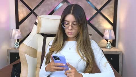 Snapshot of miasilverr chatting on May 15, 2026, 7:21 pm Mia online show from May 15, 2026, 7:21 pm