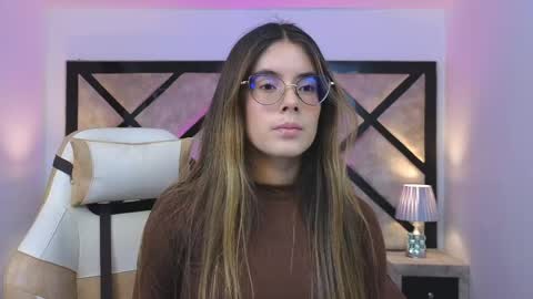 Snapshot of miasilverr chatting on May 19, 2026, 6:58 pm Mia online show from May 19, 2026, 6:58 pm