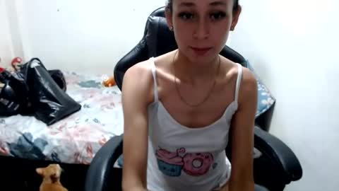 Snapshot of miasweet333 chatting on July 29, 2026, 2:32 am mia online show from July 29, 2026, 2:32 am