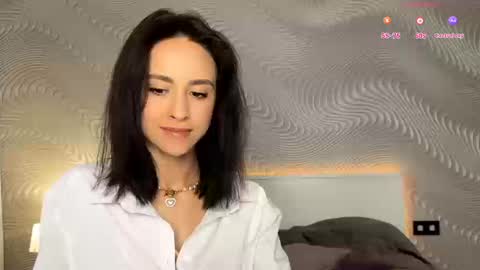 Mia online show from March 12, 2026, 6:52 am