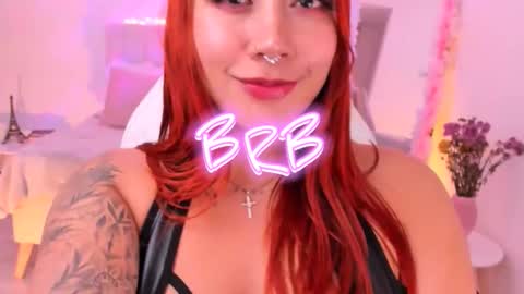 Mia Thaylor online show from December 3, 2025, 1:13 am