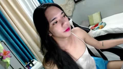 Snapshot of miatrixs chatting on January 8, 2025, 7:03 pm Mia online show from January 8, 2025, 7:03 pm