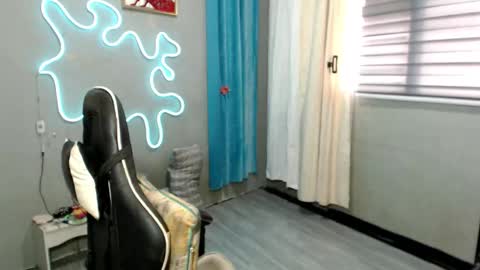 Snapshot of miatrixs chatting on October 26, 2025, 8:09 am Mia online show from October 26, 2025, 8:09 am