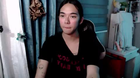 Mia online show from March 2, 2026, 7:10 pm