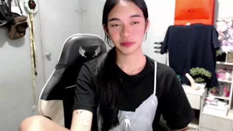 Mia online show from March 17, 2026, 8:56 pm