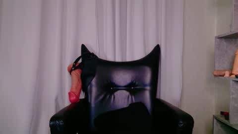 Lana online show from March 3, 2026, 4:18 am