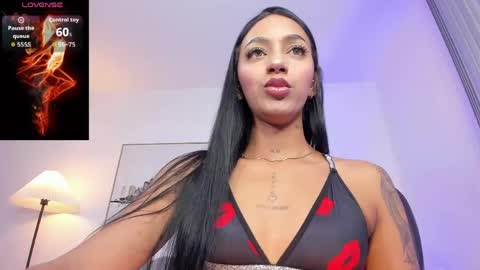 Mia Vegas online show from May 19, 2026, 2:29 am