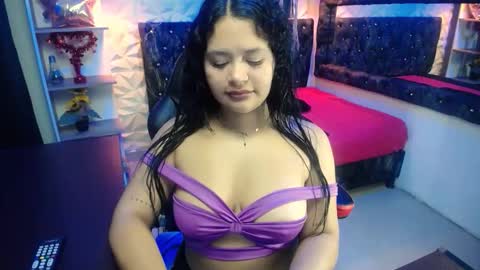 mia online show from October 9, 2025, 12:14 pm