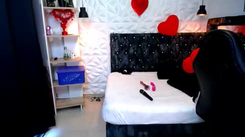 mia online show from February 28, 2026, 12:17 pm