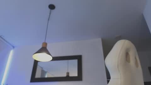 Mia online show from January 18, 2025, 7:48 pm