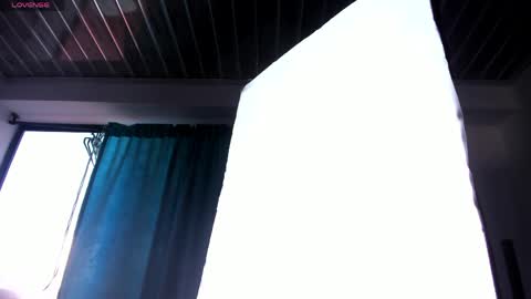 Mia Villalobos online show from April 23, 2026, 10:45 pm