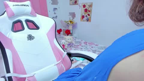  Chloe  online show from January 17, 2025, 5:42 am