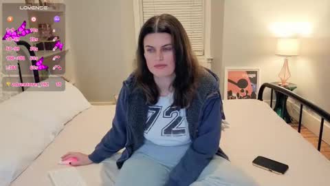 Mia  online show from October 25, 2025, 10:37 pm