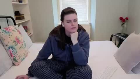 Snapshot of miawallace__ chatting on February 27, 2026, 2:17 pm Mia online show from February 27, 2026, 2:17 pm