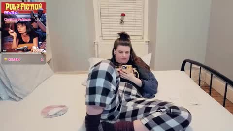 Mia  online show from April 15, 2026, 8:42 pm