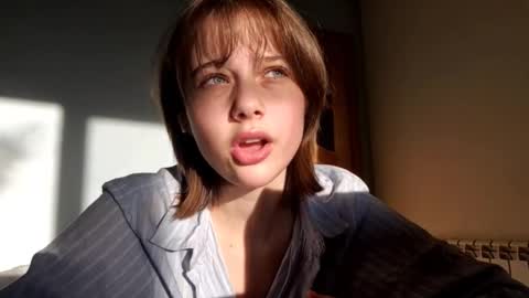Luna online show from October 2, 2025, 2:24 pm