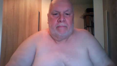 Snapshot of mich1962 chatting on July 22, 2026, 12:08 pm mich1962 online show from July 22, 2026, 12:08 pm
