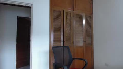 Snapshot of michaeel_blue chatting on June 19, 2026, 9:40 pm Michael online show from June 19, 2026, 9:40 pm