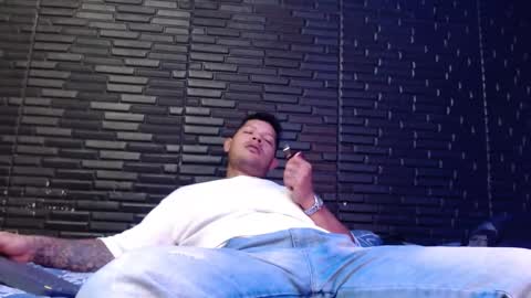 Snapshot of michael_daviss1 chatting on February 20, 2025, 2:02 pm Michael Daviss online show from February 20, 2025, 2:02 pm