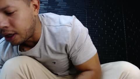 Snapshot of michael_daviss1 chatting on February 24, 2025, 12:48 pm Michael Daviss online show from February 24, 2025, 12:48 pm