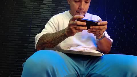 Snapshot of michael_daviss1 chatting on March 10, 2025, 2:26 pm Michael Daviss online show from March 10, 2025, 2:26 pm