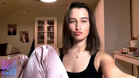 Snapshot of michael_pors chatting on November 11, 2025, 2:28 pm Emily online show from November 11, 2025, 2:28 pm