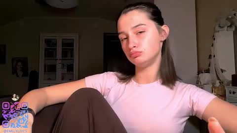 Snapshot of michael_pors chatting on November 24, 2025, 2:06 pm Emily online show from November 24, 2025, 2:06 pm