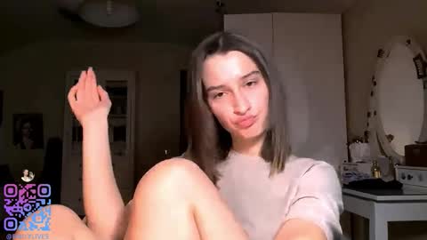 Snapshot of michael_pors chatting on November 28, 2025, 2:20 pm Emily online show from November 28, 2025, 2:20 pm