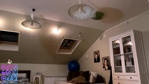 Snapshot of michael_pors chatting on November 30, 2025, 2:10 pm Emily online show from November 30, 2025, 2:10 pm