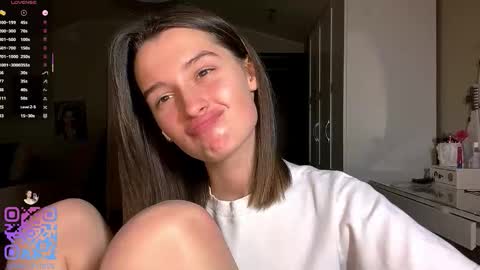 Snapshot of michael_pors chatting on December 15, 2025, 2:21 pm Emily online show from December 15, 2025, 2:21 pm