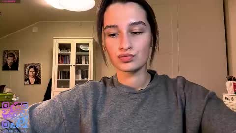 Snapshot of michael_pors chatting on December 16, 2025, 4:12 pm Emily online show from December 16, 2025, 4:12 pm