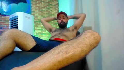 Snapshot of michael_twinkk chatting on November 3, 2025, 12:35 am MICHAEL online show from November 3, 2025, 12:35 am