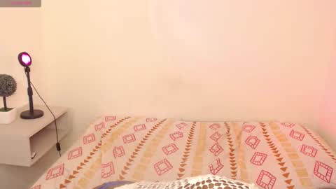 Michaela online show from November 21, 2025, 7:34 pm